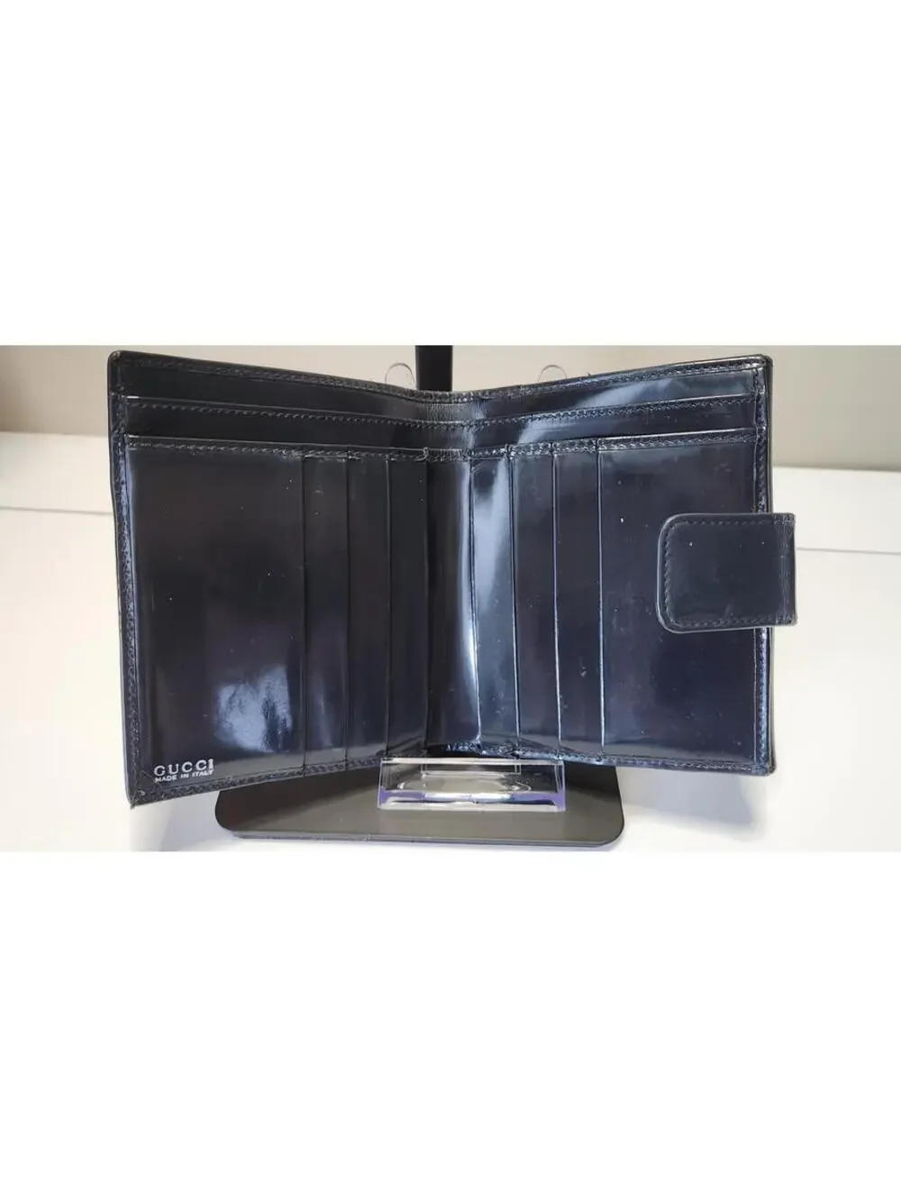 Gucci Black Patent Leather Tri-Fold Wallet - Picture 7 of 9